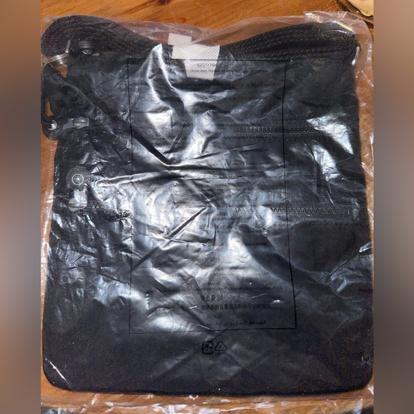 COPY - Kipling Crossbody purse - Picture 2 of 2